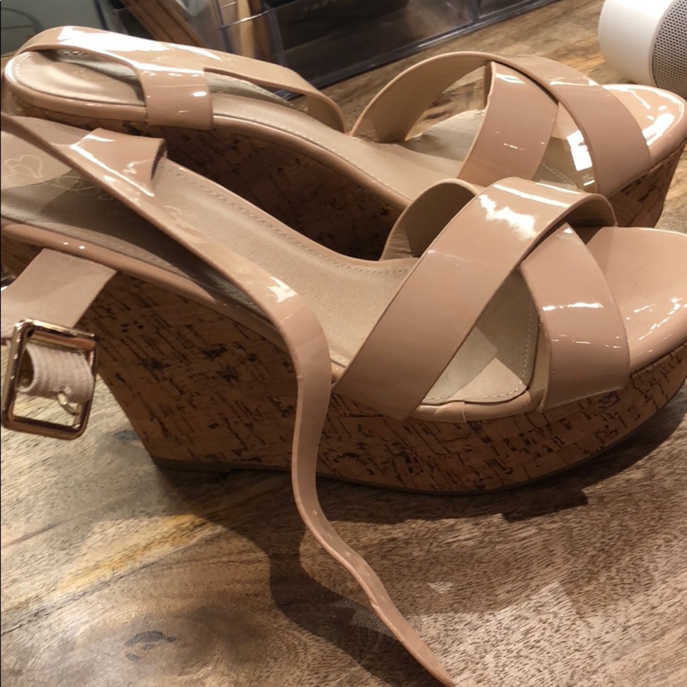 Nude wedges